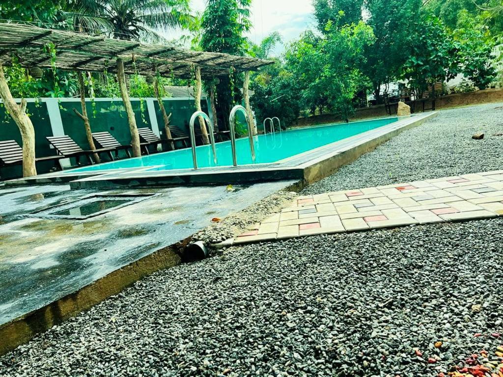Lily Resort Udawalawe Exterior photo